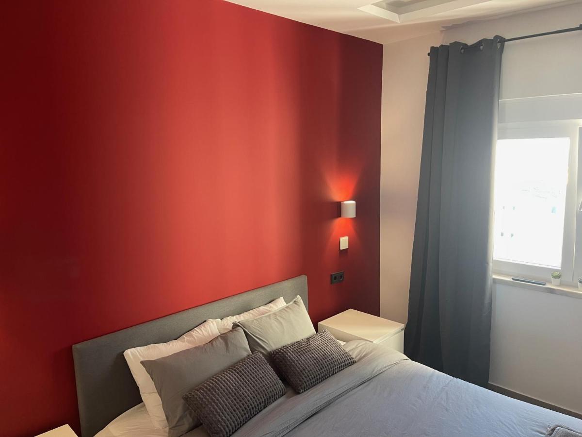 Apartment With A City And Ocean View Лагос Екстериор снимка